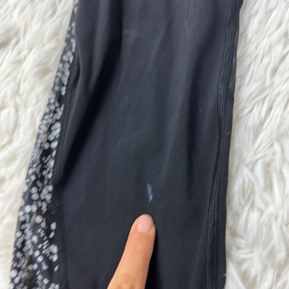 Lululemon Mix & Mesh Crop *21" Black / Chirasu Black / Black - Picture 2 of 7